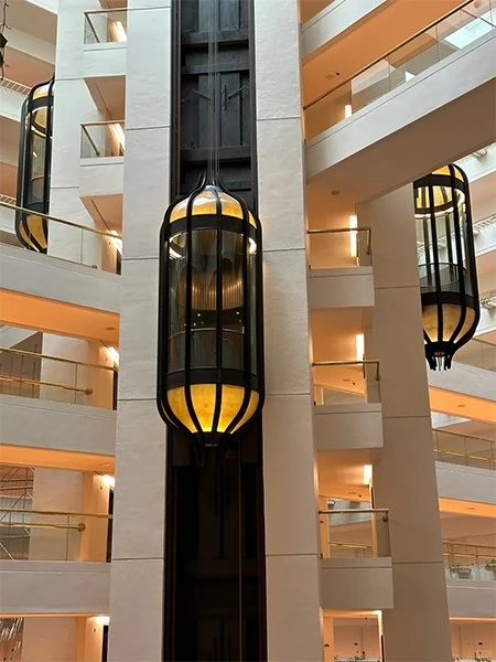 Semi-panoramic glass elevators Semi-panoramic glass elevators